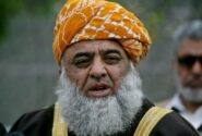ترک مجلس فضل‌الرحمان به دلیل غیبت دولتی‌ها در نشست بررسی تنش با هند
